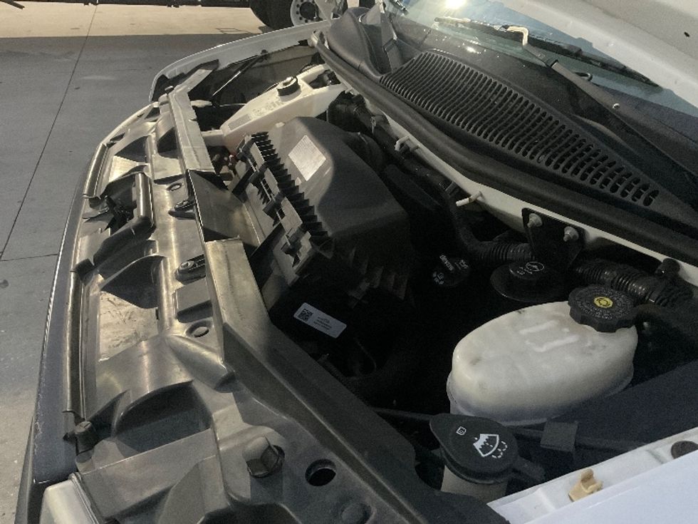 Light Duty Box Truck-Light and Medium Duty Trucks-GMC-2021-Savana G33903-Harahan-LA-93,912\n\t\tmiles-$ 30,000 - Image 23