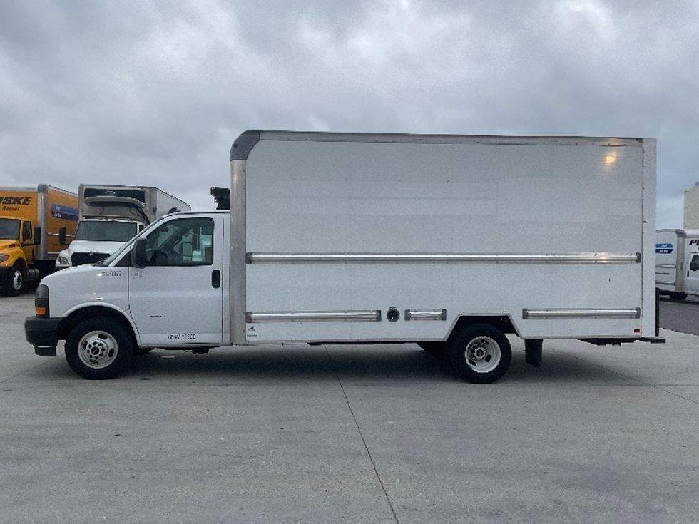 Light Duty Box Truck-Light and Medium Duty Trucks-GMC-2021-Savana G33903-Harahan-LA-93,912\n\t\tmiles-$ 30,000 - Image 4