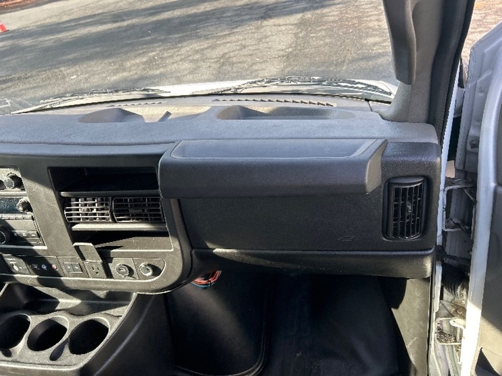 Light Duty Box Truck-Light and Medium Duty Trucks-GMC-2021-Savana G33903-Harrisburg-PA-111,265\n\t\tmiles-$ 27,250 - Image 21