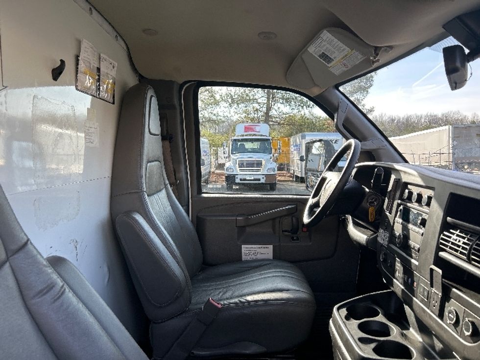 Light Duty Box Truck-Light and Medium Duty Trucks-GMC-2021-Savana G33903-Harrisburg-PA-111,265\n\t\tmiles-$ 27,250 - Image 22