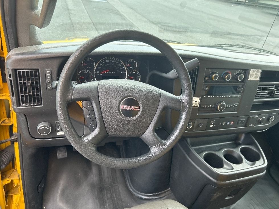 Light Duty Box Truck-Light and Medium Duty Trucks-GMC-2021-Savana G33903-Harrisburg-PA-115,360\n\t\tmiles-$ 24,500 - Image 18