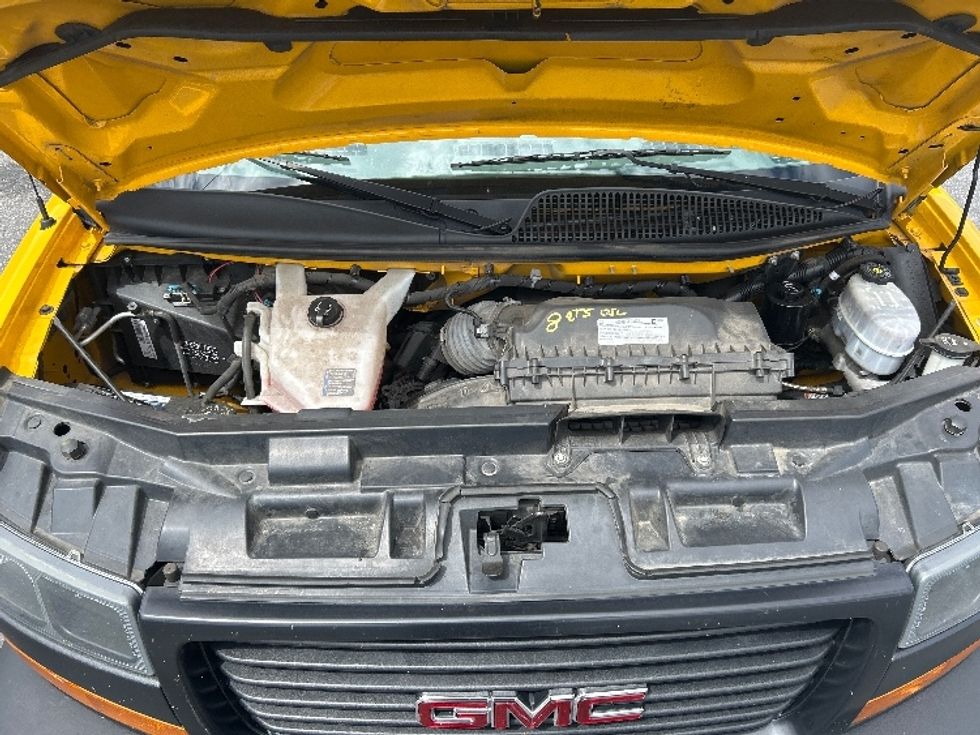 Light Duty Box Truck-Light and Medium Duty Trucks-GMC-2021-Savana G33903-Harrisburg-PA-115,360\n\t\tmiles-$ 24,500 - Image 23