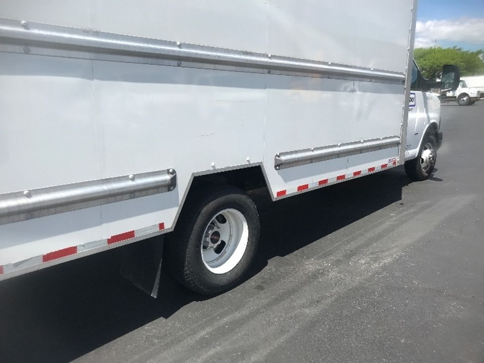 Light Duty Box Truck-Light and Medium Duty Trucks-GMC-2021-Savana G33903-Harrisburg-PA-66,967\n\t\tmiles-$ 32,250 - Image 13