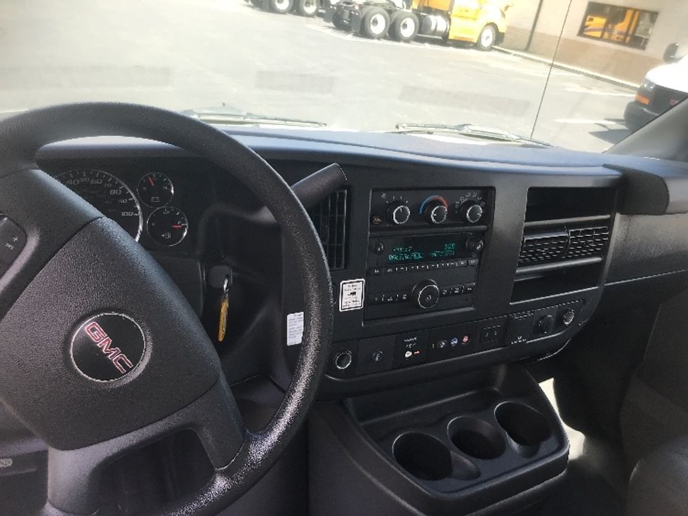 Light Duty Box Truck-Light and Medium Duty Trucks-GMC-2021-Savana G33903-Harrisburg-PA-66,967\n\t\tmiles-$ 32,250 - Image 17