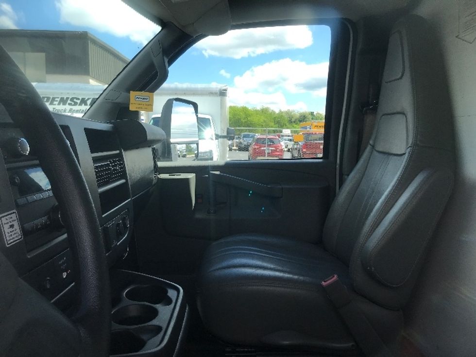 Light Duty Box Truck-Light and Medium Duty Trucks-GMC-2021-Savana G33903-Harrisburg-PA-66,967\n\t\tmiles-$ 32,250 - Image 18