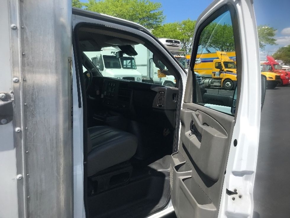 Light Duty Box Truck-Light and Medium Duty Trucks-GMC-2021-Savana G33903-Harrisburg-PA-66,967\n\t\tmiles-$ 32,250 - Image 19