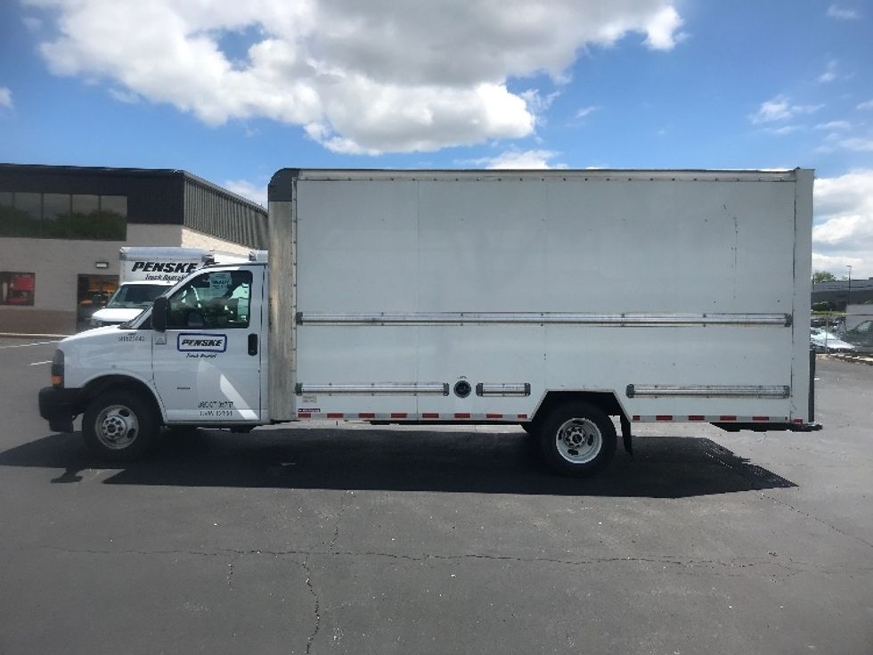 Light Duty Box Truck-Light and Medium Duty Trucks-GMC-2021-Savana G33903-Harrisburg-PA-66,967\n\t\tmiles-$ 32,250 - Image 4