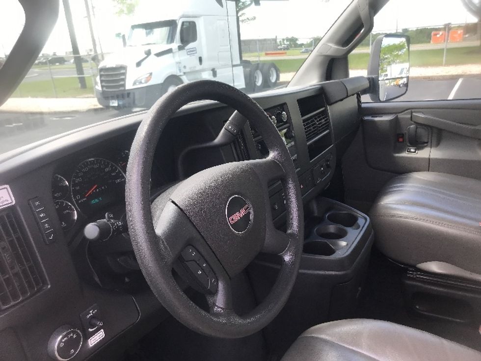 Light Duty Box Truck-Light and Medium Duty Trucks-GMC-2021-Savana G33903-Harrisburg-PA-68,397\n\t\tmiles-$ 32,000 - Image 16