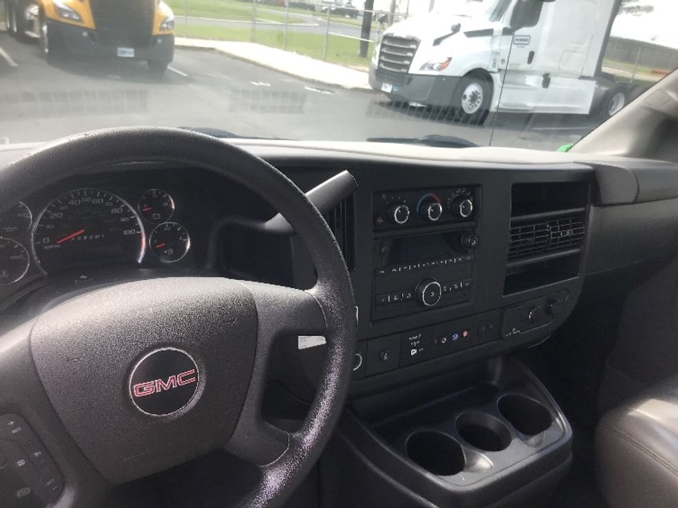 Light Duty Box Truck-Light and Medium Duty Trucks-GMC-2021-Savana G33903-Harrisburg-PA-68,397\n\t\tmiles-$ 32,000 - Image 17