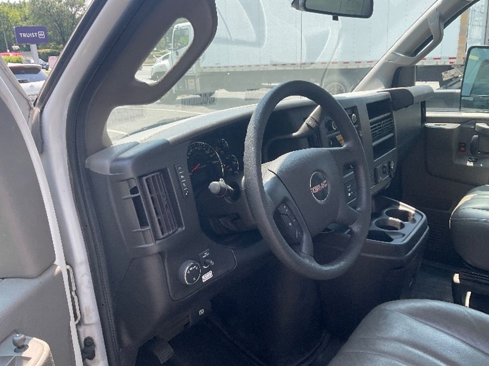 Light Duty Box Truck-Light and Medium Duty Trucks-GMC-2021-Savana G33903-Harrisburg-PA-72,941\n\t\tmiles-$ 31,500 - Image 14