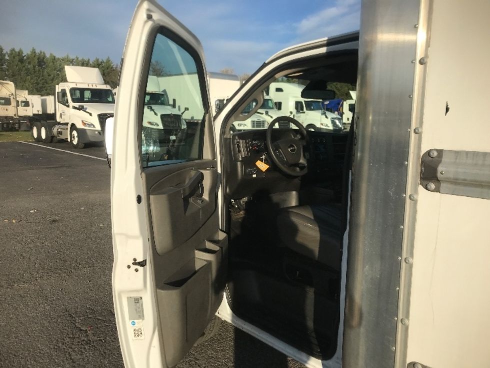 Light Duty Box Truck-Light and Medium Duty Trucks-GMC-2021-Savana G33903-Harrisburg-PA-80,410\n\t\tmiles-$ 31,750 - Image 16