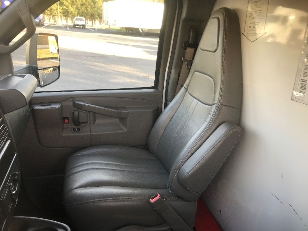 Light Duty Box Truck-Light and Medium Duty Trucks-GMC-2021-Savana G33903-Harrisburg-PA-80,410\n\t\tmiles-$ 31,750 - Image 19