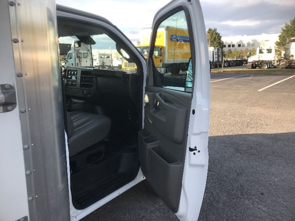 Light Duty Box Truck-Light and Medium Duty Trucks-GMC-2021-Savana G33903-Harrisburg-PA-80,410\n\t\tmiles-$ 31,750 - Image 20