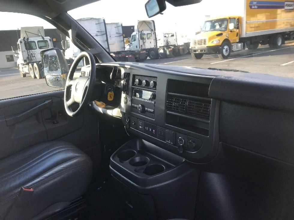 Light Duty Box Truck-Light and Medium Duty Trucks-GMC-2021-Savana G33903-Harrisburg-PA-80,410\n\t\tmiles-$ 31,750 - Image 22