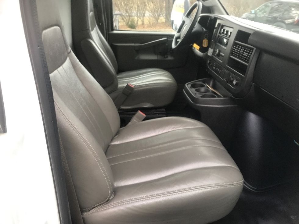 Light Duty Box Truck-Light and Medium Duty Trucks-GMC-2021-Savana G33903-Harrisburg-PA-86,906\n\t\tmiles-$ 30,000 - Image 22