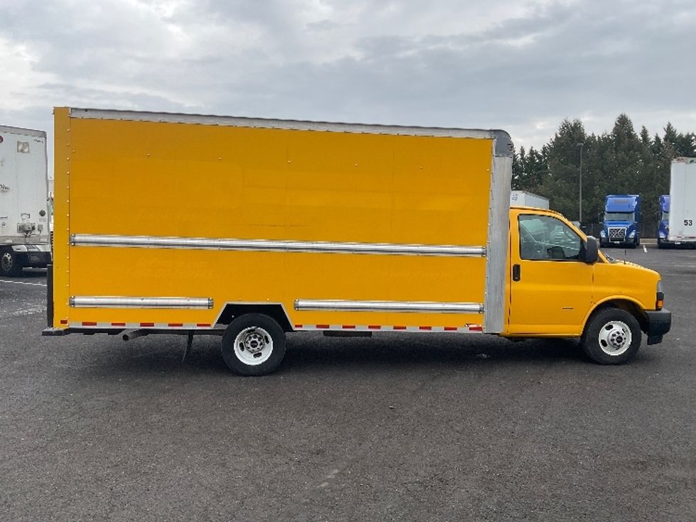 Light Duty Box Truck-Light and Medium Duty Trucks-GMC-2021-Savana G33903-Harrisburg-PA-89,979\n\t\tmiles-$ 26,750 - Image 15