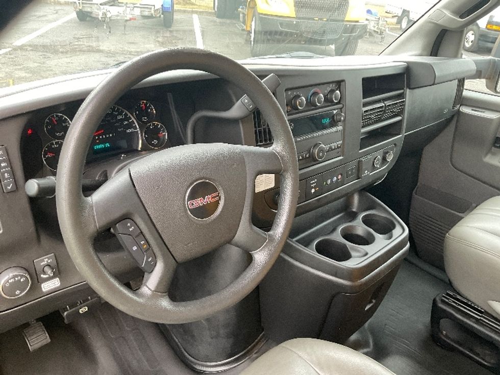 Light Duty Box Truck-Light and Medium Duty Trucks-GMC-2021-Savana G33903-Harrisburg-PA-89,979\n\t\tmiles-$ 26,750 - Image 17
