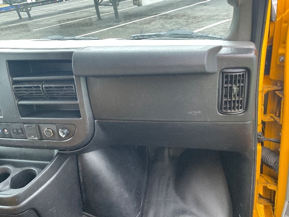 Light Duty Box Truck-Light and Medium Duty Trucks-GMC-2021-Savana G33903-Harrisburg-PA-89,979\n\t\tmiles-$ 26,750 - Image 21