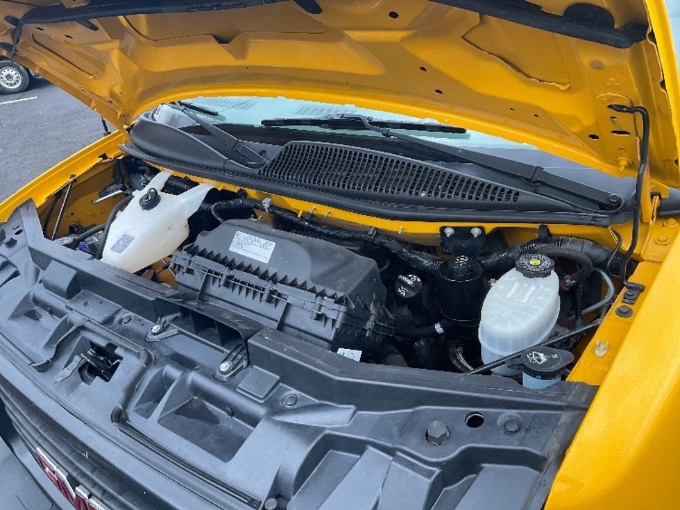 Light Duty Box Truck-Light and Medium Duty Trucks-GMC-2021-Savana G33903-Harrisburg-PA-89,979\n\t\tmiles-$ 26,750 - Image 24