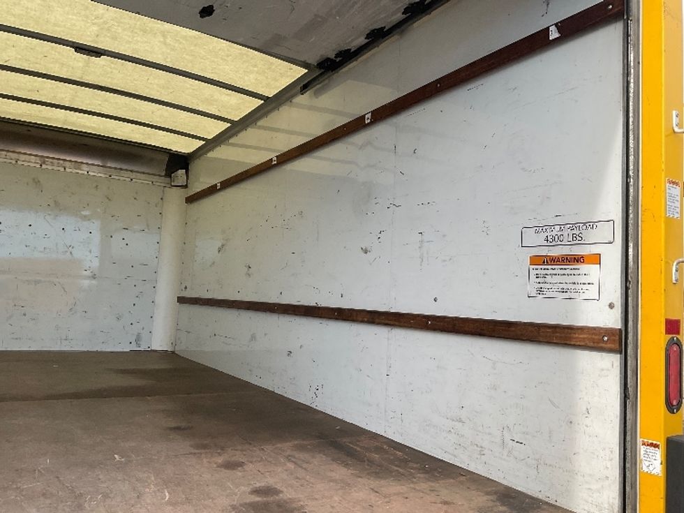 Light Duty Box Truck-Light and Medium Duty Trucks-GMC-2021-Savana G33903-Harrisburg-PA-91,006\n\t\tmiles-$ 26,750 - Image 10