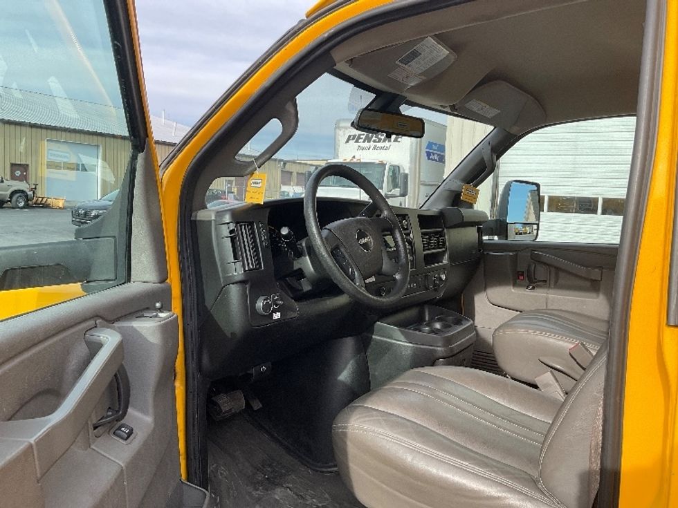 Light Duty Box Truck-Light and Medium Duty Trucks-GMC-2021-Savana G33903-Harrisburg-PA-91,006\n\t\tmiles-$ 26,750 - Image 13