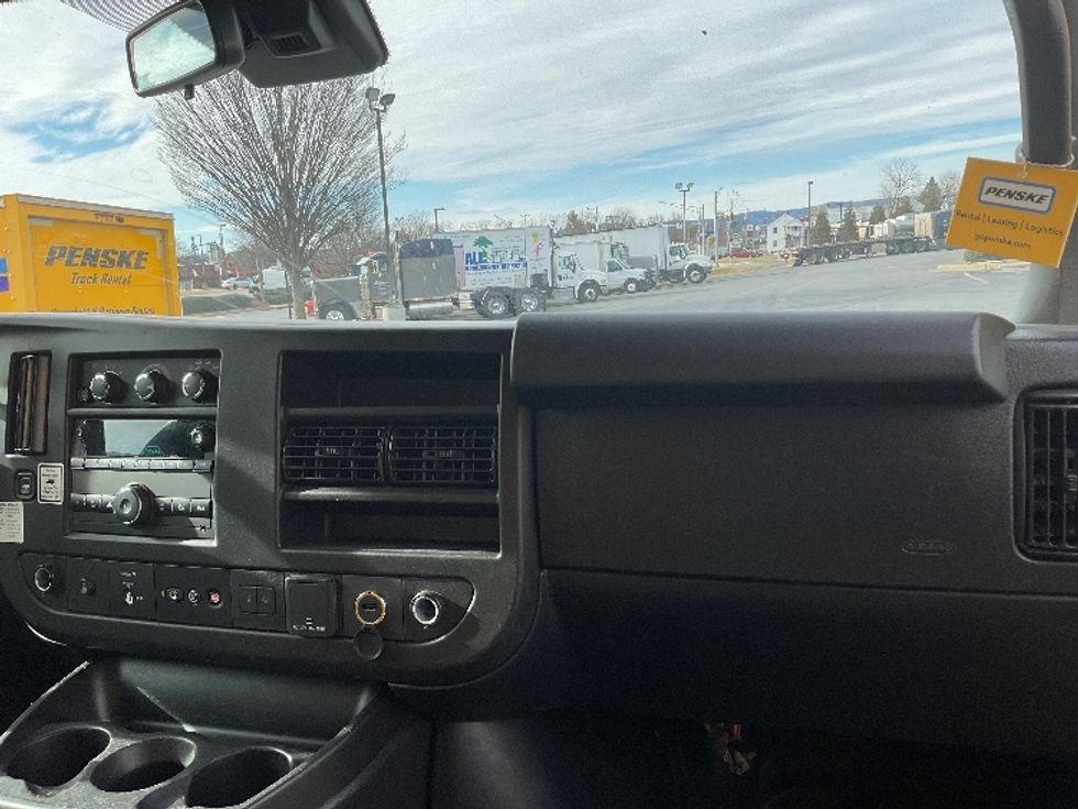 Light Duty Box Truck-Light and Medium Duty Trucks-GMC-2021-Savana G33903-Harrisburg-PA-91,006\n\t\tmiles-$ 26,750 - Image 18