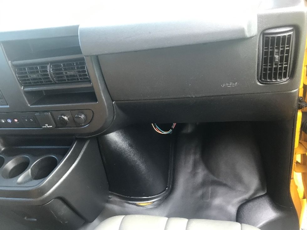 Light Duty Box Truck-Light and Medium Duty Trucks-GMC-2021-Savana G33903-Harrisburg-PA-95,643\n\t\tmiles-$ 24,750 - Image 19