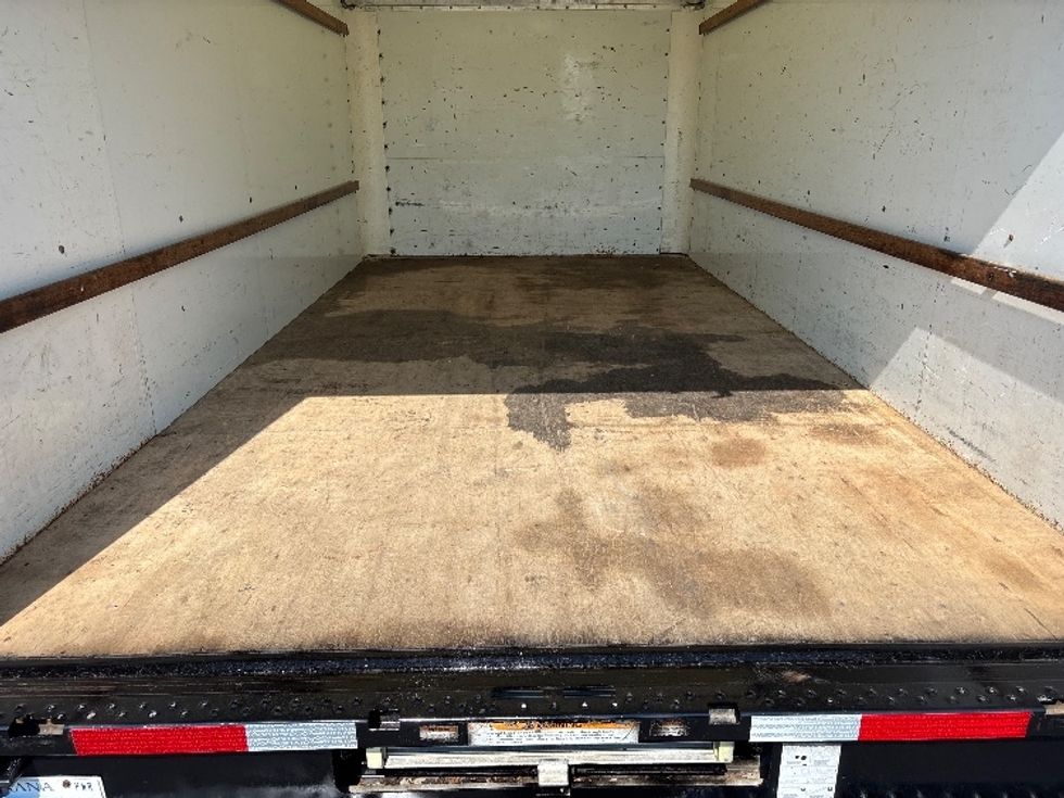 Light Duty Box Truck-Light and Medium Duty Trucks-GMC-2021-Savana G33903-Harrisonburg-VA-82,856\n\t\tmiles-$ 31,000 - Image 10
