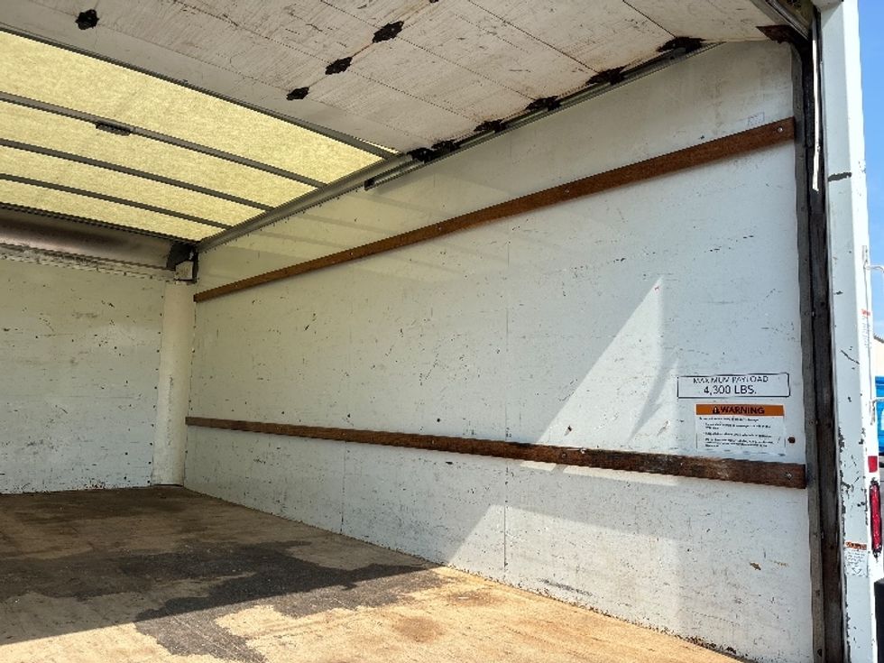 Light Duty Box Truck-Light and Medium Duty Trucks-GMC-2021-Savana G33903-Harrisonburg-VA-82,856\n\t\tmiles-$ 31,000 - Image 12
