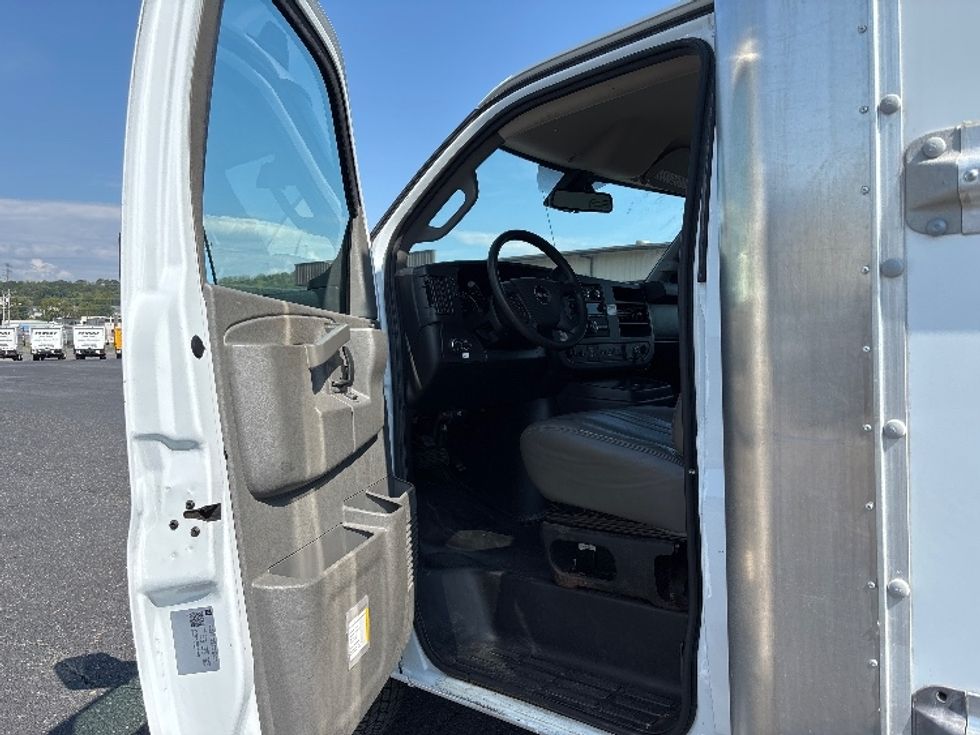 Light Duty Box Truck-Light and Medium Duty Trucks-GMC-2021-Savana G33903-Harrisonburg-VA-82,856\n\t\tmiles-$ 31,000 - Image 16