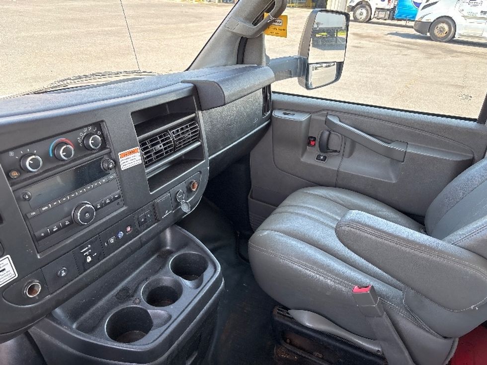 Light Duty Box Truck-Light and Medium Duty Trucks-GMC-2021-Savana G33903-Harrisonburg-VA-82,856\n\t\tmiles-$ 31,000 - Image 19
