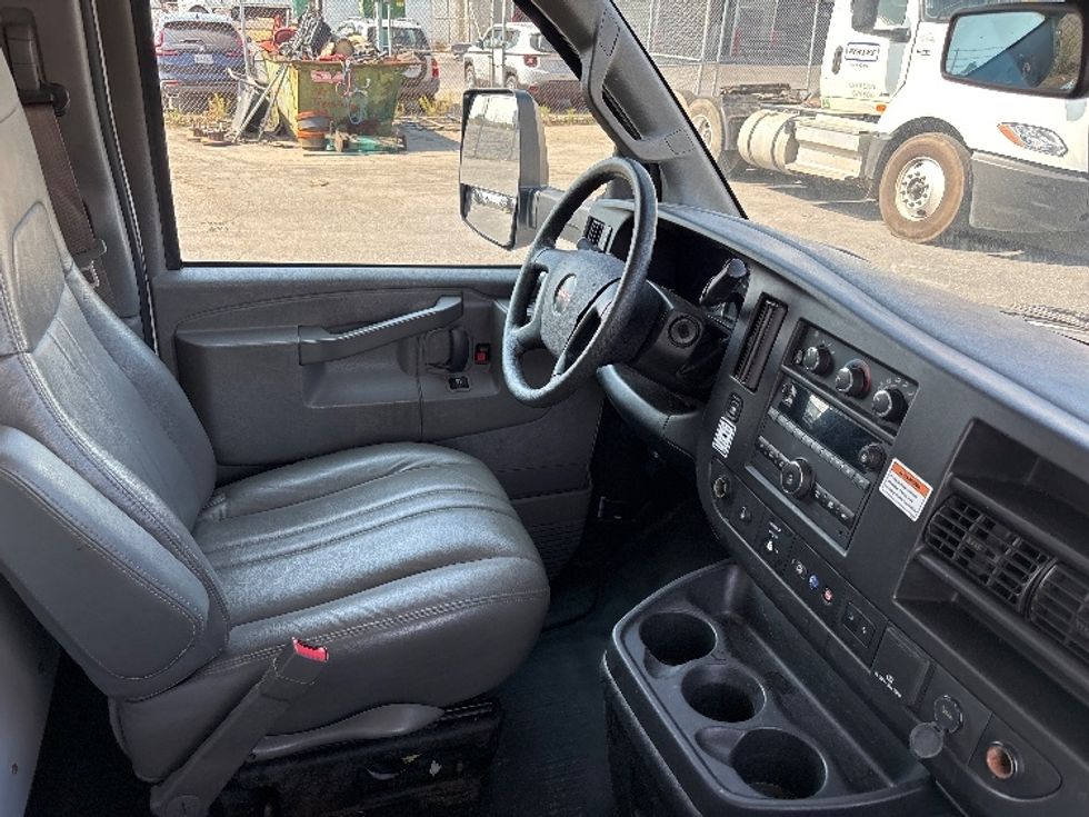 Light Duty Box Truck-Light and Medium Duty Trucks-GMC-2021-Savana G33903-Harrisonburg-VA-82,856\n\t\tmiles-$ 31,000 - Image 22