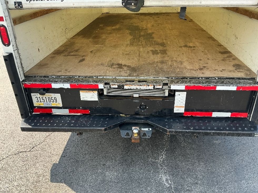 Light Duty Box Truck-Light and Medium Duty Trucks-GMC-2021-Savana G33903-Harrisonburg-VA-83,942\n\t\tmiles-$ 33,250 - Image 10