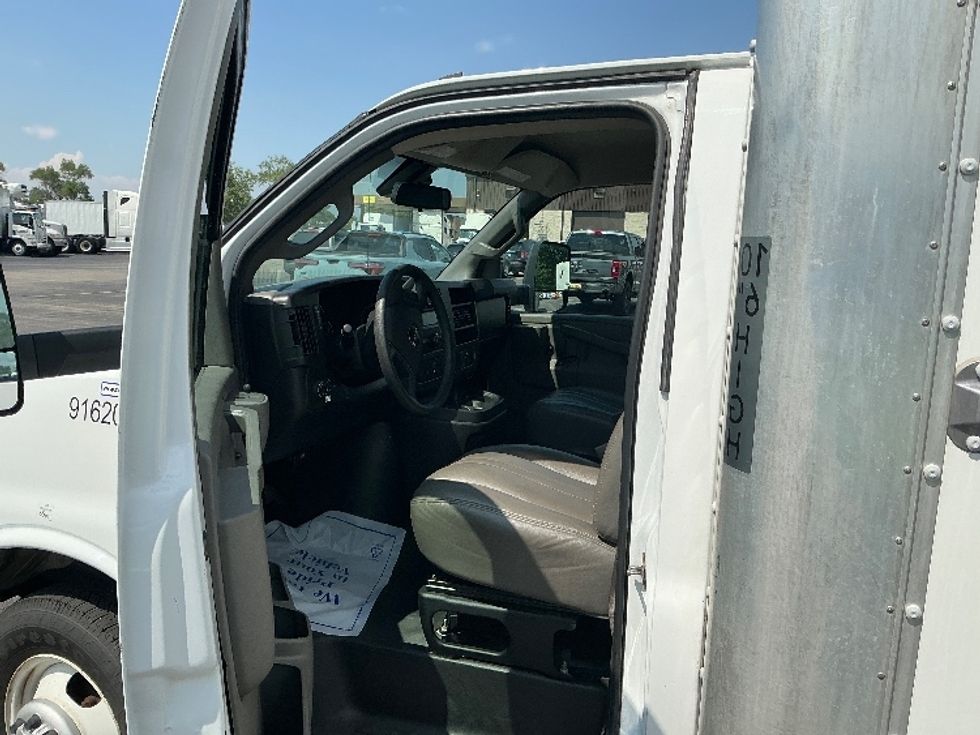 Light Duty Box Truck-Light and Medium Duty Trucks-GMC-2021-Savana G33903-Harrisonburg-VA-83,942\n\t\tmiles-$ 33,250 - Image 16