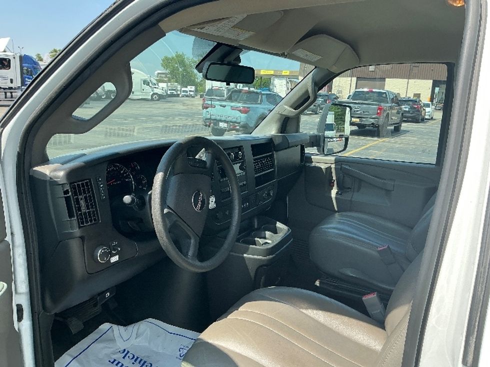 Light Duty Box Truck-Light and Medium Duty Trucks-GMC-2021-Savana G33903-Harrisonburg-VA-83,942\n\t\tmiles-$ 33,250 - Image 17