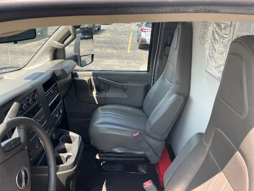 Light Duty Box Truck-Light and Medium Duty Trucks-GMC-2021-Savana G33903-Harrisonburg-VA-83,942\n\t\tmiles-$ 33,250 - Image 19