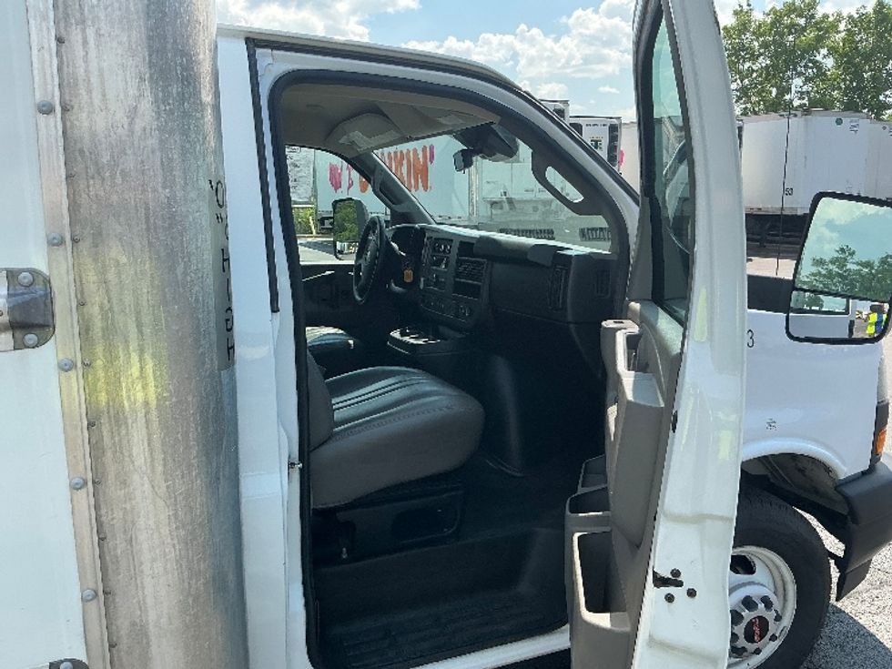 Light Duty Box Truck-Light and Medium Duty Trucks-GMC-2021-Savana G33903-Harrisonburg-VA-83,942\n\t\tmiles-$ 33,250 - Image 20