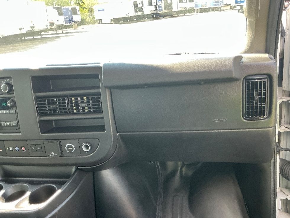 Light Duty Box Truck-Light and Medium Duty Trucks-GMC-2021-Savana G33903-Harrisonburg-VA-83,942\n\t\tmiles-$ 33,250 - Image 21