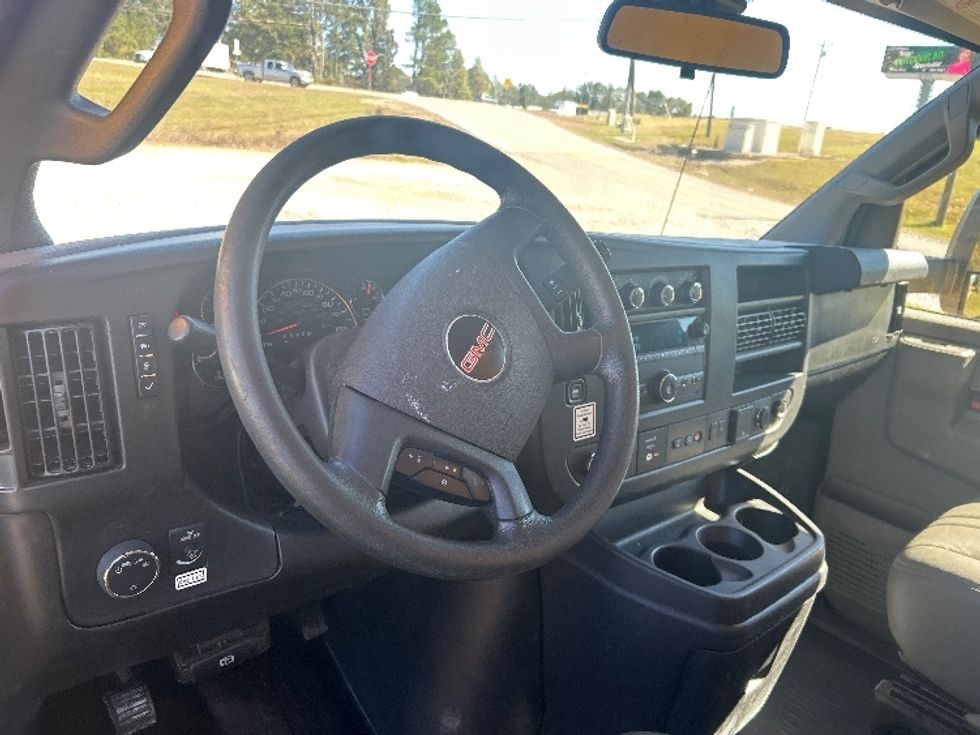 Light Duty Box Truck-Light and Medium Duty Trucks-GMC-2021-Savana G33903-Hattiesburg-MS-104,523\n\t\tmiles-$ 27,250 - Image 17