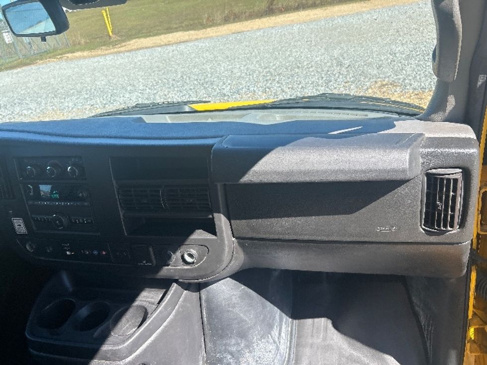 Light Duty Box Truck-Light and Medium Duty Trucks-GMC-2021-Savana G33903-Hattiesburg-MS-104,523\n\t\tmiles-$ 27,250 - Image 21