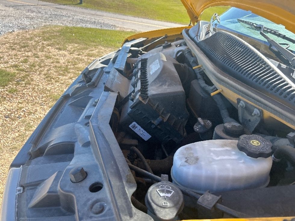 Light Duty Box Truck-Light and Medium Duty Trucks-GMC-2021-Savana G33903-Hattiesburg-MS-104,523\n\t\tmiles-$ 27,250 - Image 24