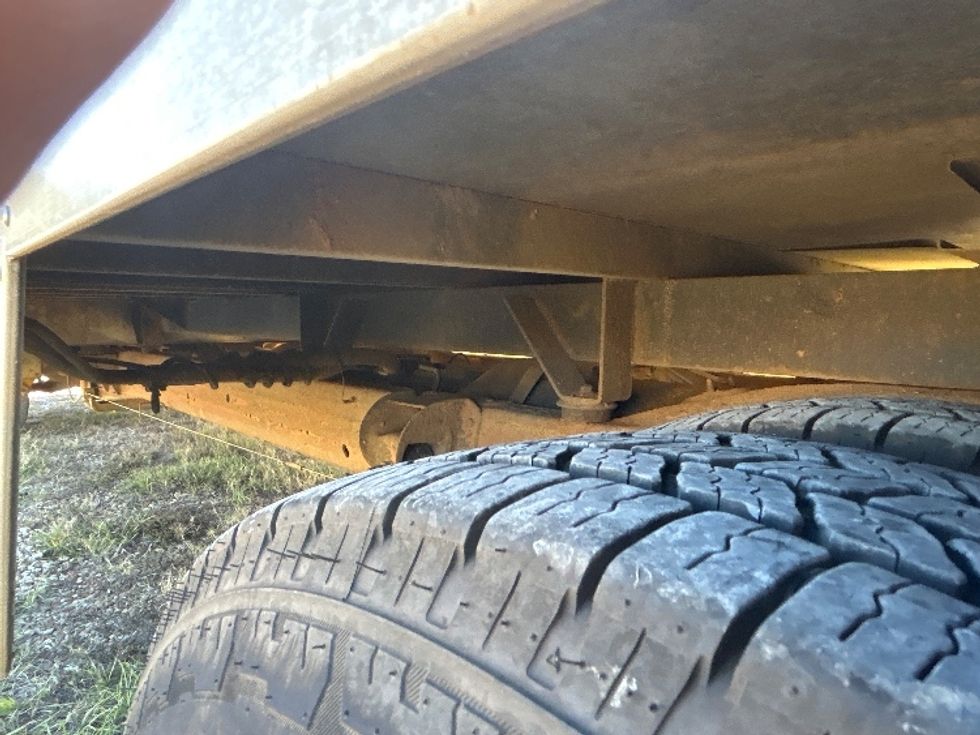 Light Duty Box Truck-Light and Medium Duty Trucks-GMC-2021-Savana G33903-Hattiesburg-MS-104,523\n\t\tmiles-$ 27,250 - Image 5