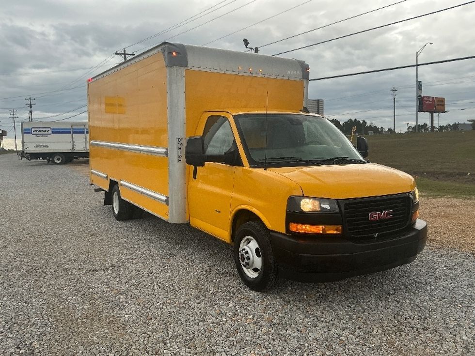 Light Duty Box Truck-Light and Medium Duty Trucks-GMC-2021-Savana G33903-Hattiesburg-MS-113,564\n\t\tmiles-$ 25,000 - Image 1