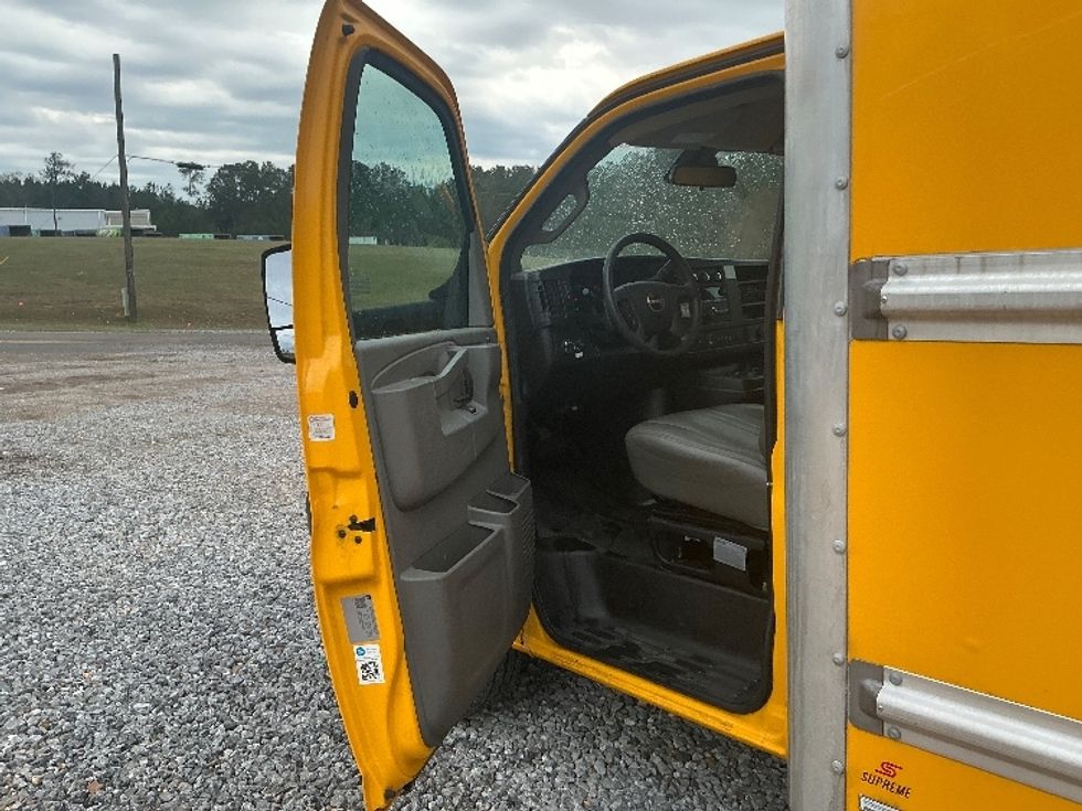 Light Duty Box Truck-Light and Medium Duty Trucks-GMC-2021-Savana G33903-Hattiesburg-MS-113,564\n\t\tmiles-$ 25,000 - Image 16