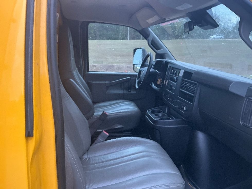 Light Duty Box Truck-Light and Medium Duty Trucks-GMC-2021-Savana G33903-Hattiesburg-MS-113,564\n\t\tmiles-$ 25,000 - Image 22