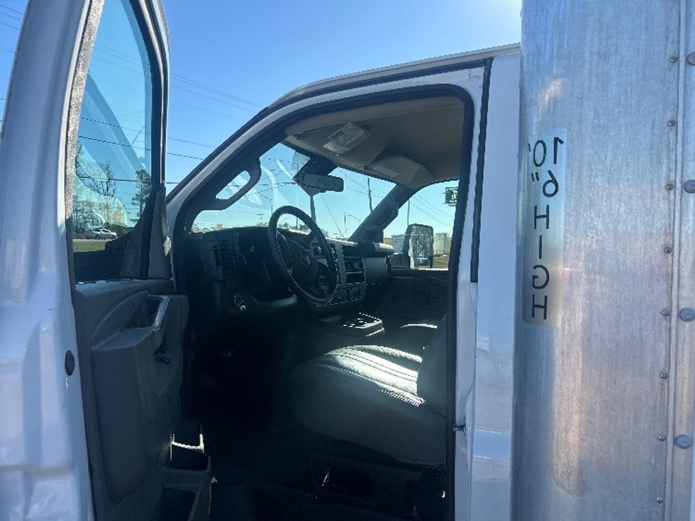 Light Duty Box Truck-Light and Medium Duty Trucks-GMC-2021-Savana G33903-Hattiesburg-MS-115,615\n\t\tmiles-$ 27,500 - Image 15