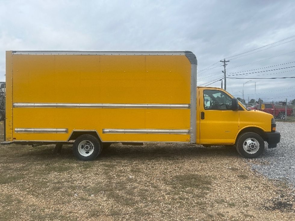 Light Duty Box Truck-Light and Medium Duty Trucks-GMC-2021-Savana G33903-Hattiesburg-MS-91,703\n\t\tmiles-$ 27,250 - Image 15