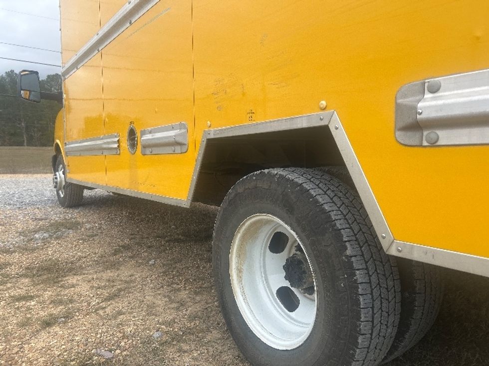 Light Duty Box Truck-Light and Medium Duty Trucks-GMC-2021-Savana G33903-Hattiesburg-MS-91,703\n\t\tmiles-$ 27,250 - Image 5