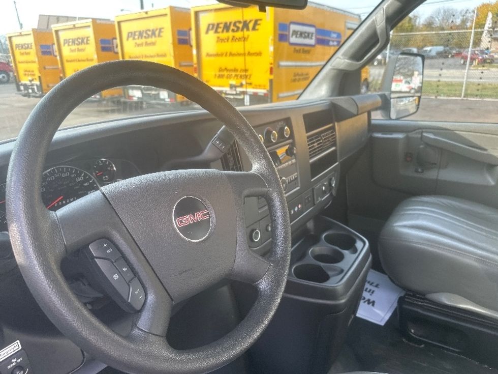 Light Duty Box Truck-Light and Medium Duty Trucks-GMC-2021-Savana G33903-Holland-MI-72,104\n\t\tmiles-$ 32,250 - Image 16