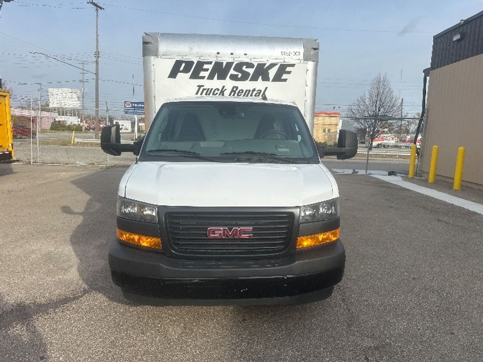 Light Duty Box Truck-Light and Medium Duty Trucks-GMC-2021-Savana G33903-Holland-MI-72,104\n\t\tmiles-$ 32,250 - Image 2